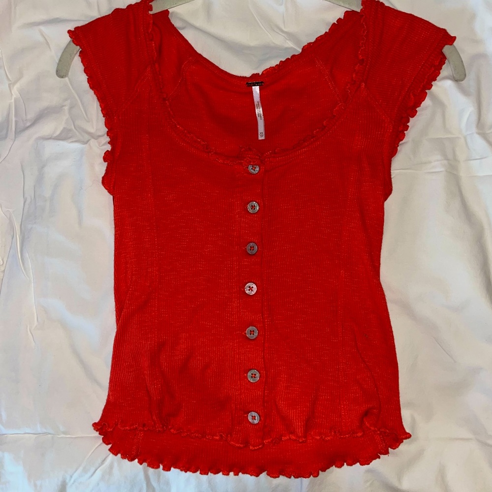 FREE PEOPLE BUTTON TOP LETTUCE CUT